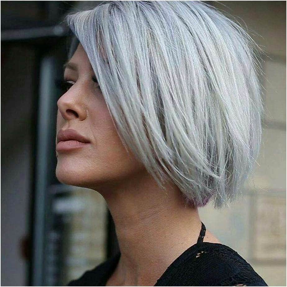 Le retour du naturel et des cheveux gris