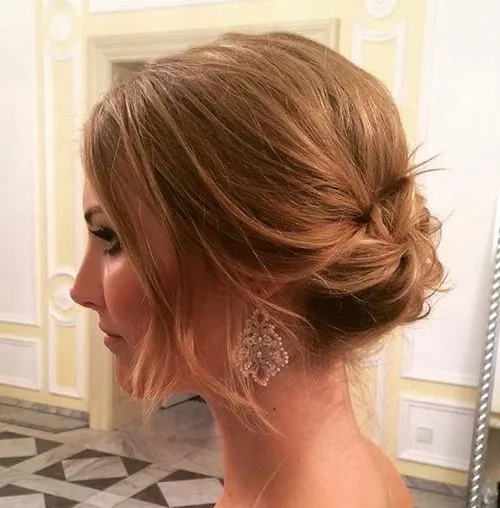 chignon (bun)