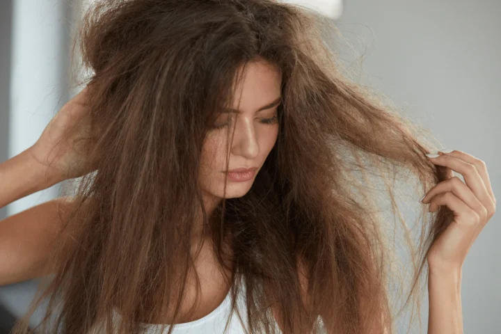 Cheveux secs et abîmés