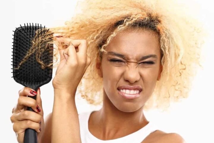 Comment démêler ses cheveux sans casse la méthode douce